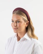 Load image into Gallery viewer, THE BURGUNDY LINEN HEADBAND
