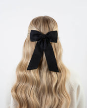 Load image into Gallery viewer, THE BLACK LINEN CLASSIC BOW
