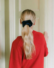 Load image into Gallery viewer, THE NAVY VELVET SCRUNCHIE
