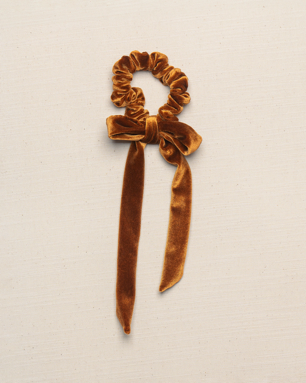 THE CINNAMON VELVET SCRUNCHIE WITH BOW