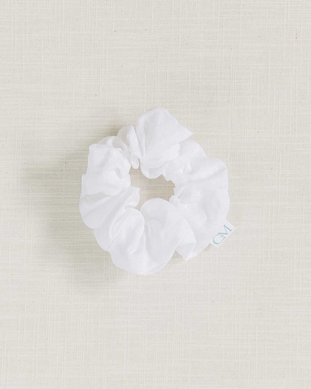 THE WHITE LINEN SCRUNCHIE