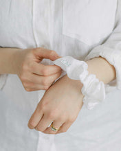 Load image into Gallery viewer, THE WHITE LINEN SCRUNCHIE
