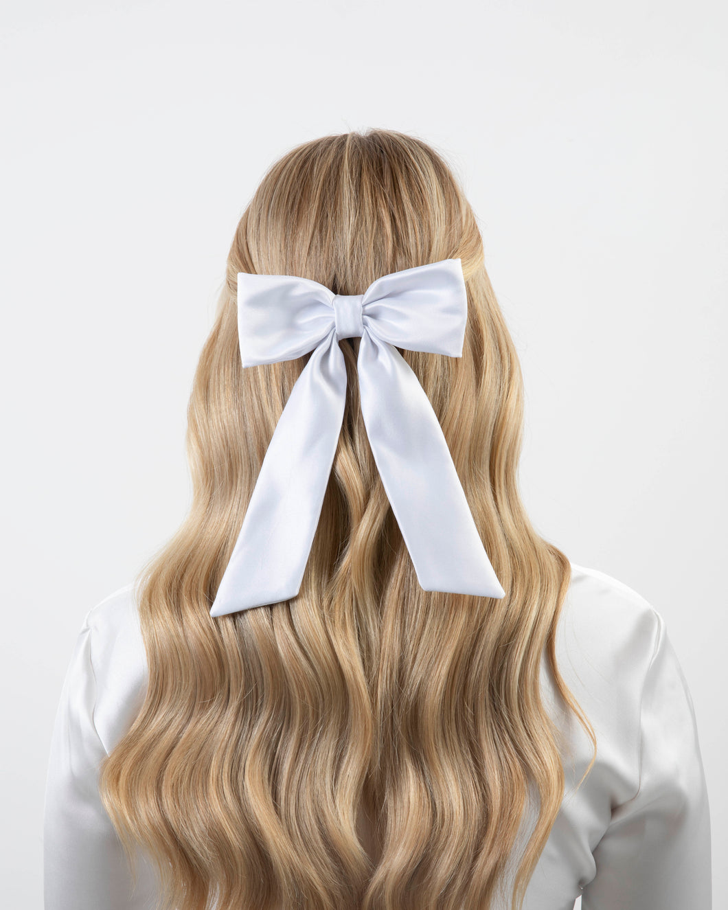 THE WHITE SATIN CLASSIC BOW