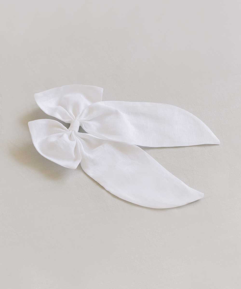 THE WHITE LINEN BOW – Clementine & Mint